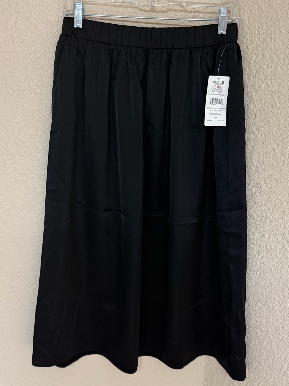 4/$20 89th & Madison Black Satin Midi Skirt